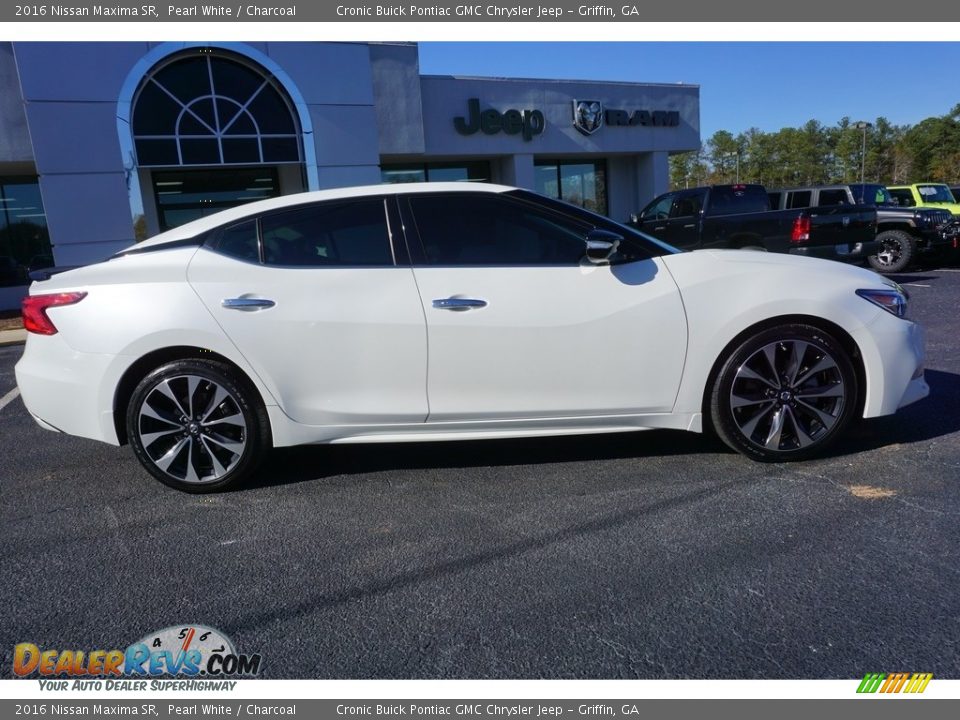 2016 Nissan Maxima SR Pearl White / Charcoal Photo #8