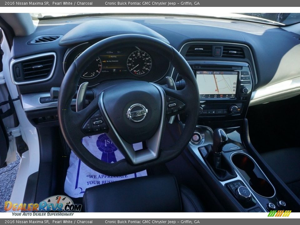 2016 Nissan Maxima SR Pearl White / Charcoal Photo #10