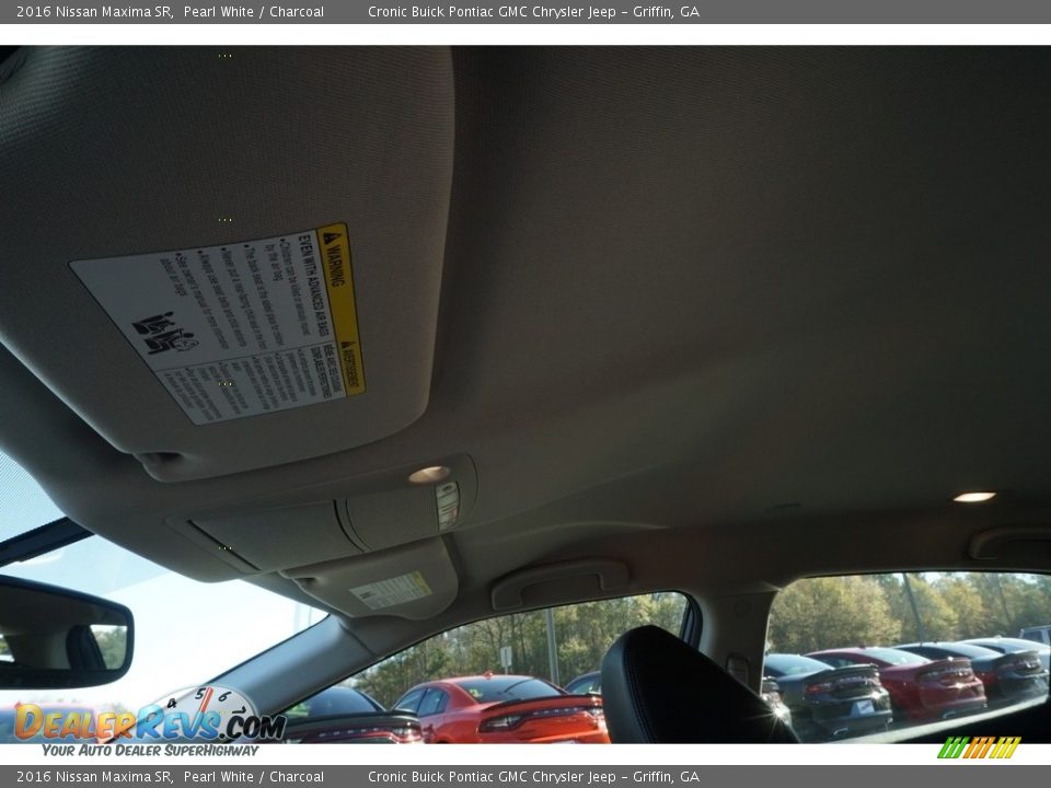 2016 Nissan Maxima SR Pearl White / Charcoal Photo #12
