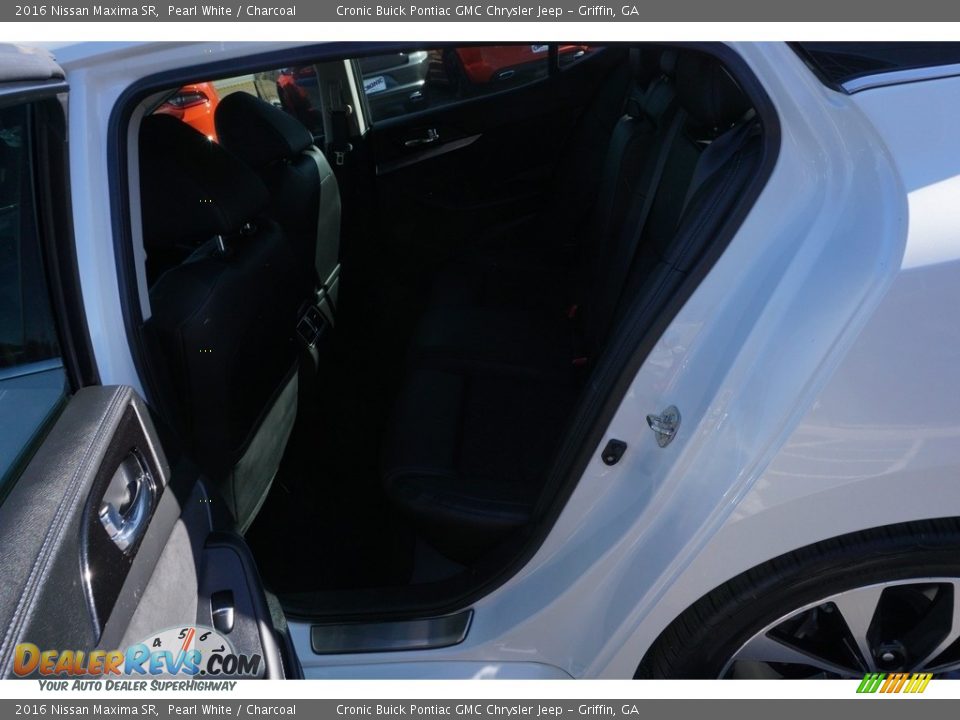 2016 Nissan Maxima SR Pearl White / Charcoal Photo #14