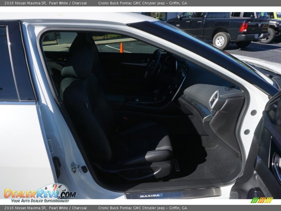 2016 Nissan Maxima SR Pearl White / Charcoal Photo #19