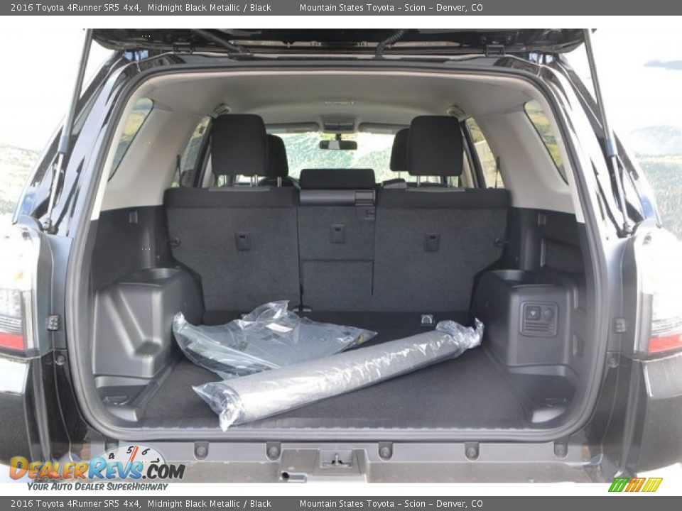 2016 Toyota 4Runner SR5 4x4 Midnight Black Metallic / Black Photo #8