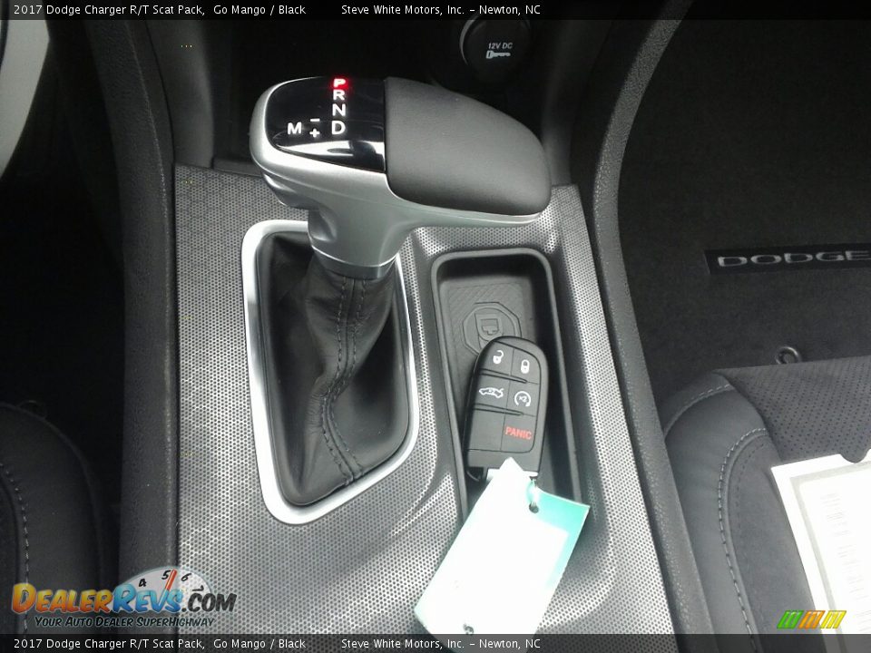2017 Dodge Charger R/T Scat Pack Shifter Photo #25