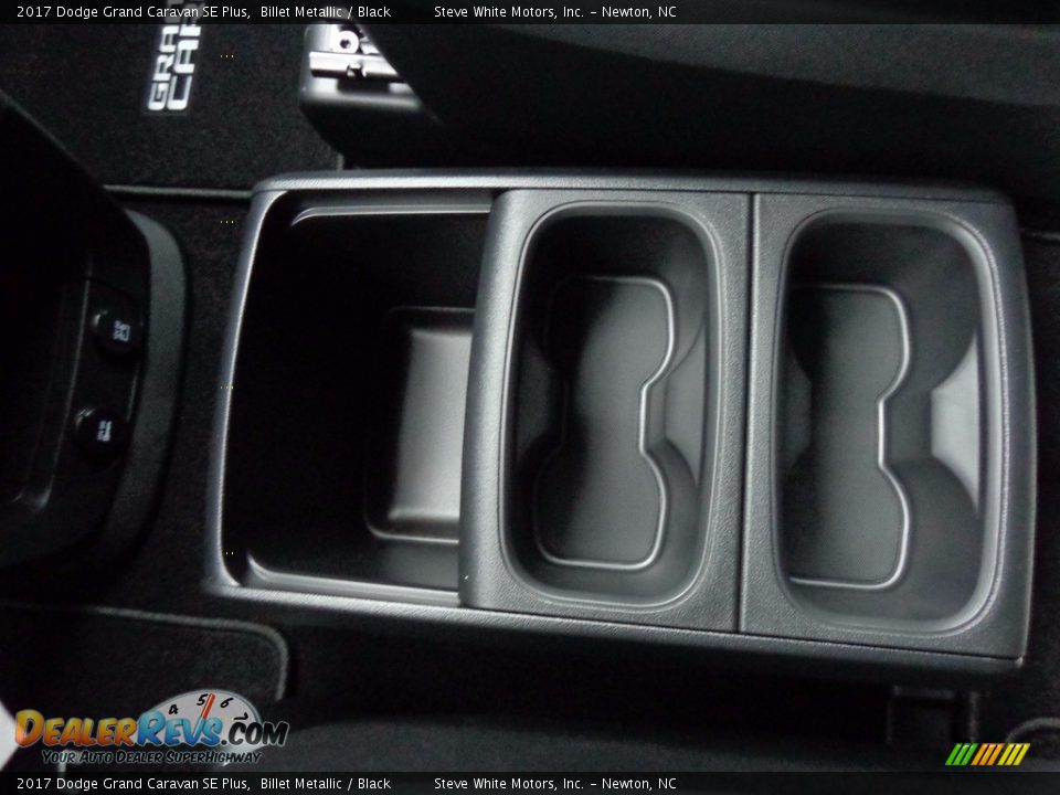 2017 Dodge Grand Caravan SE Plus Billet Metallic / Black Photo #17