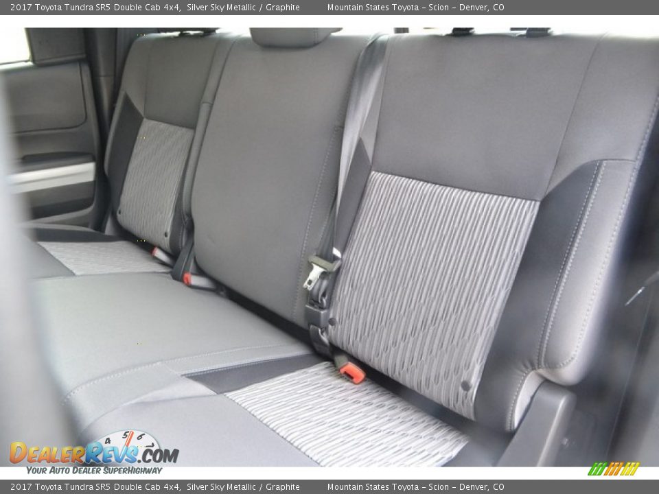 2017 Toyota Tundra SR5 Double Cab 4x4 Silver Sky Metallic / Graphite Photo #7