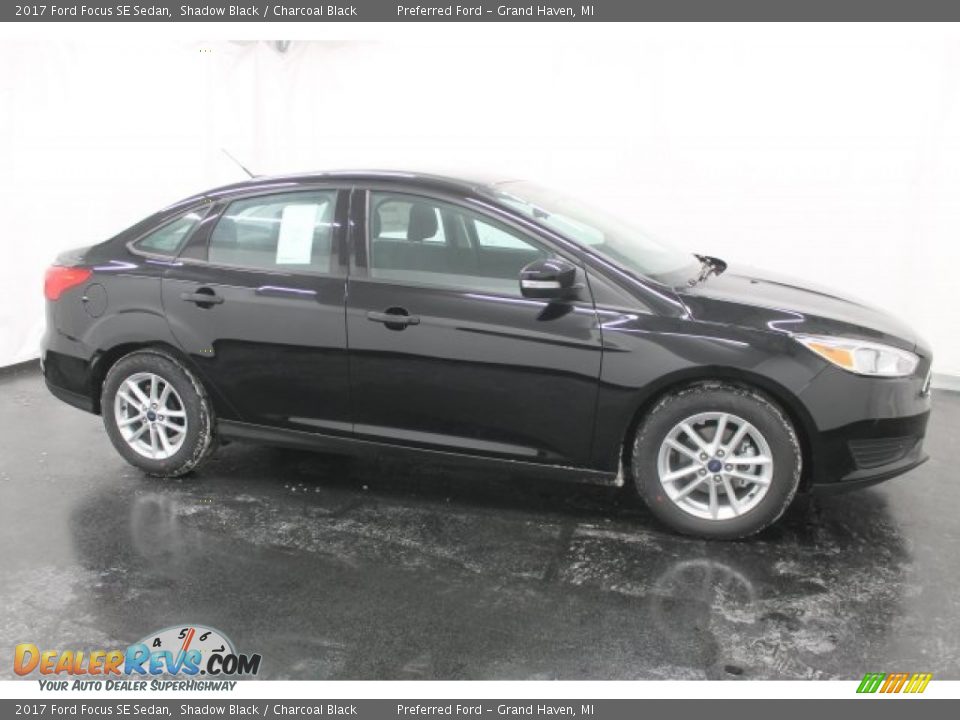 2017 Ford Focus SE Sedan Shadow Black / Charcoal Black Photo #1