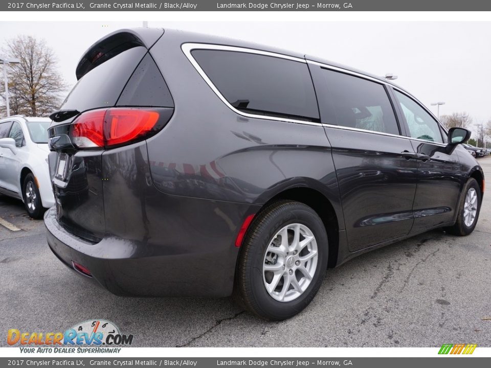 2017 Chrysler Pacifica LX Granite Crystal Metallic / Black/Alloy Photo #3