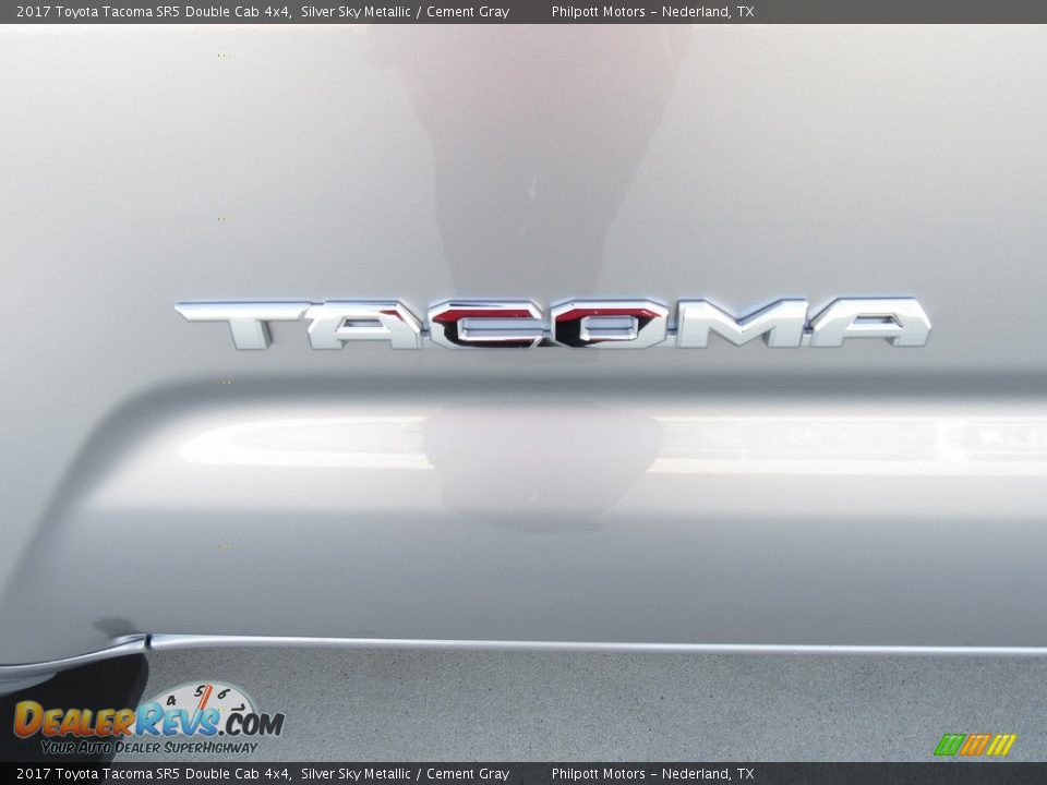 2017 Toyota Tacoma SR5 Double Cab 4x4 Silver Sky Metallic / Cement Gray Photo #13