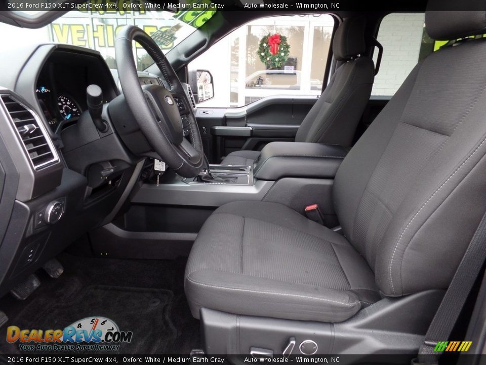 2016 Ford F150 XLT SuperCrew 4x4 Oxford White / Medium Earth Gray Photo #10