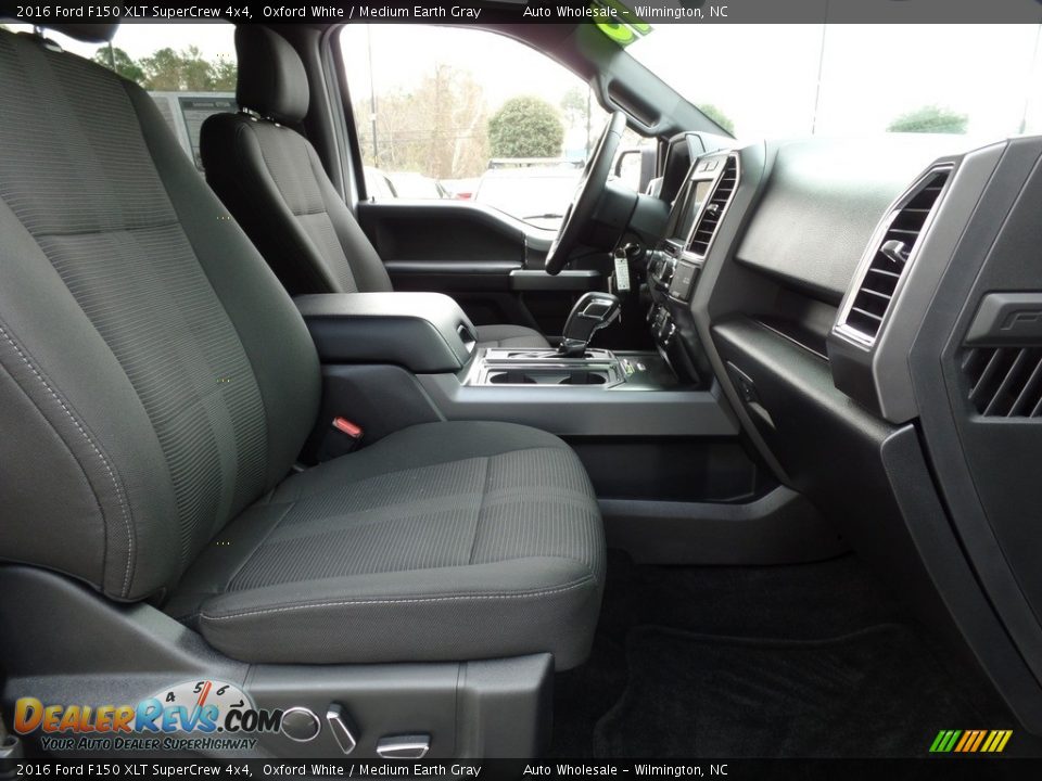 2016 Ford F150 XLT SuperCrew 4x4 Oxford White / Medium Earth Gray Photo #13