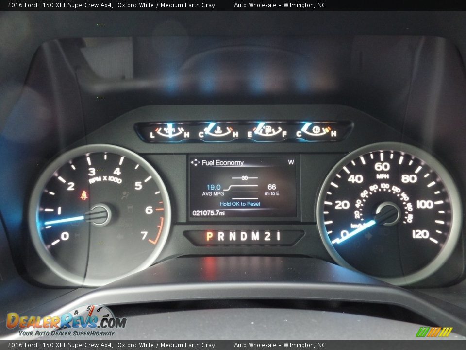 2016 Ford F150 XLT SuperCrew 4x4 Oxford White / Medium Earth Gray Photo #16