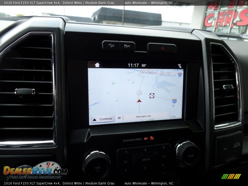 2016 Ford F150 XLT SuperCrew 4x4 Oxford White / Medium Earth Gray Photo #17