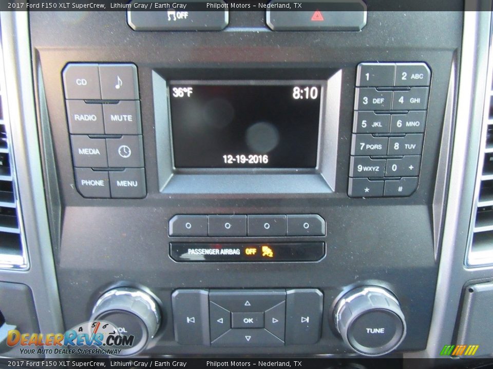 Controls of 2017 Ford F150 XLT SuperCrew Photo #25
