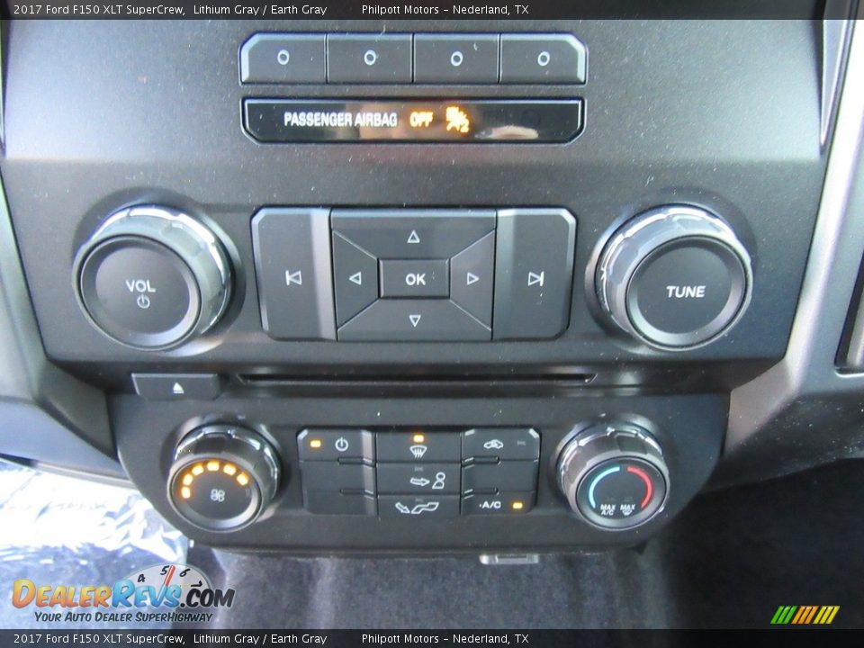 Controls of 2017 Ford F150 XLT SuperCrew Photo #26