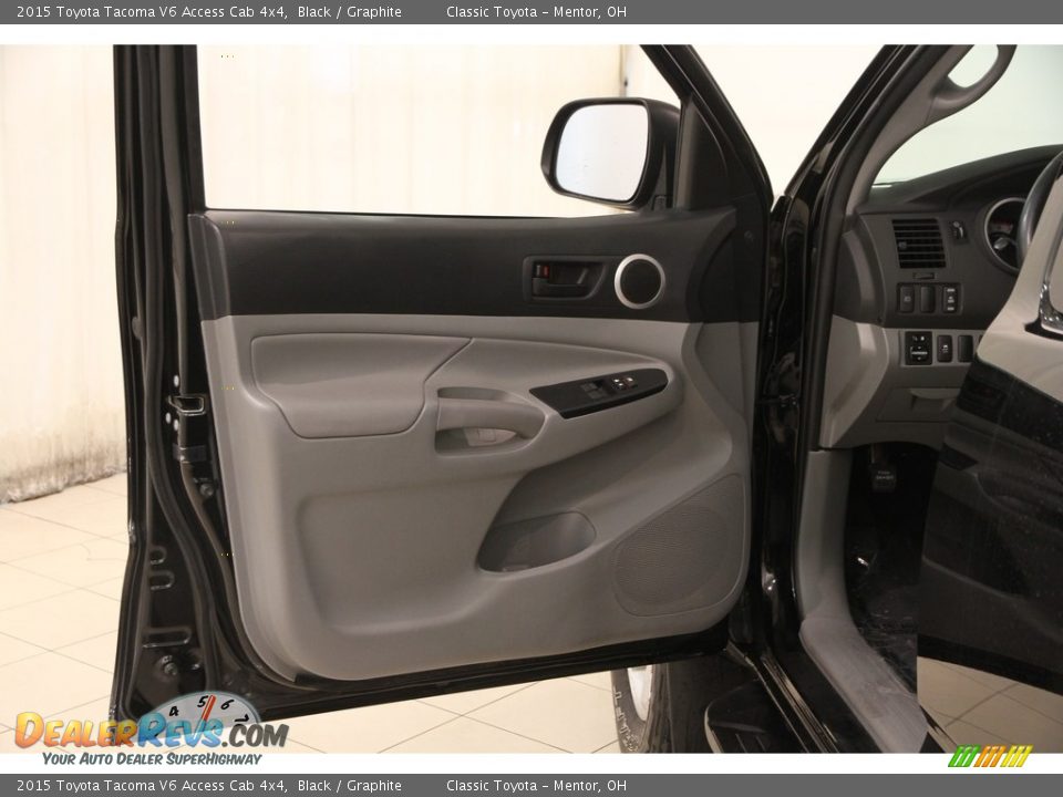 2015 Toyota Tacoma V6 Access Cab 4x4 Black / Graphite Photo #4