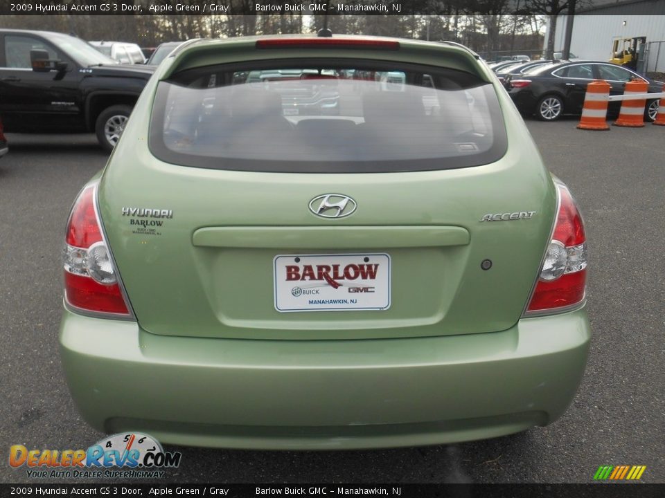 2009 Hyundai Accent GS 3 Door Apple Green / Gray Photo #3