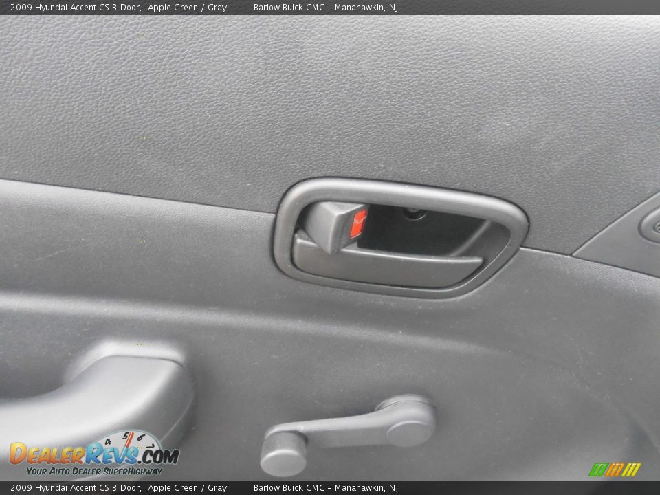2009 Hyundai Accent GS 3 Door Apple Green / Gray Photo #7