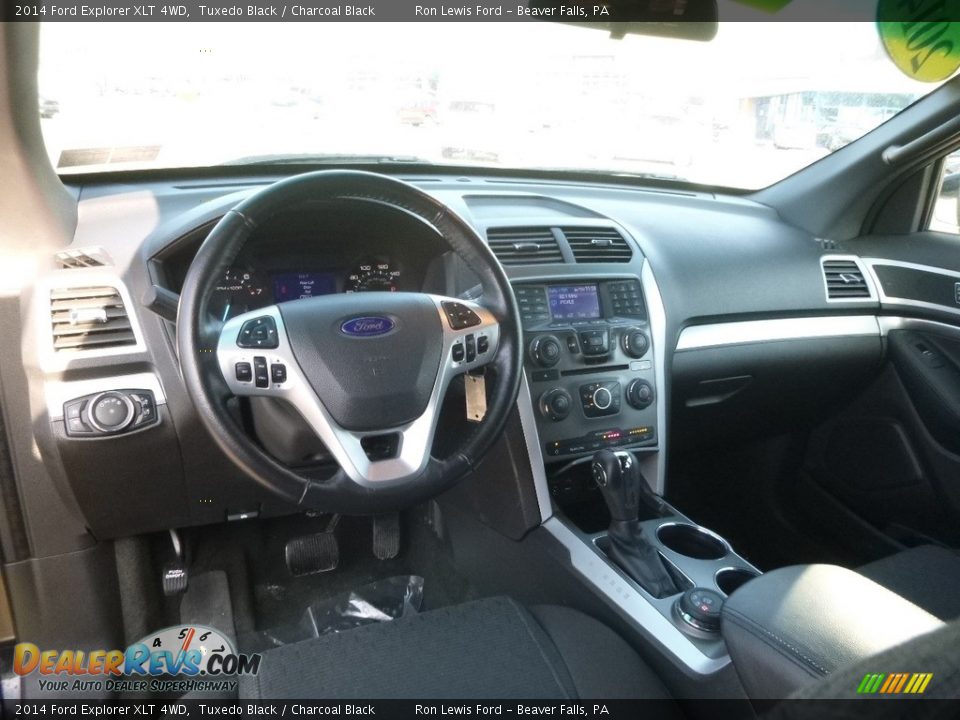 2014 Ford Explorer XLT 4WD Tuxedo Black / Charcoal Black Photo #13