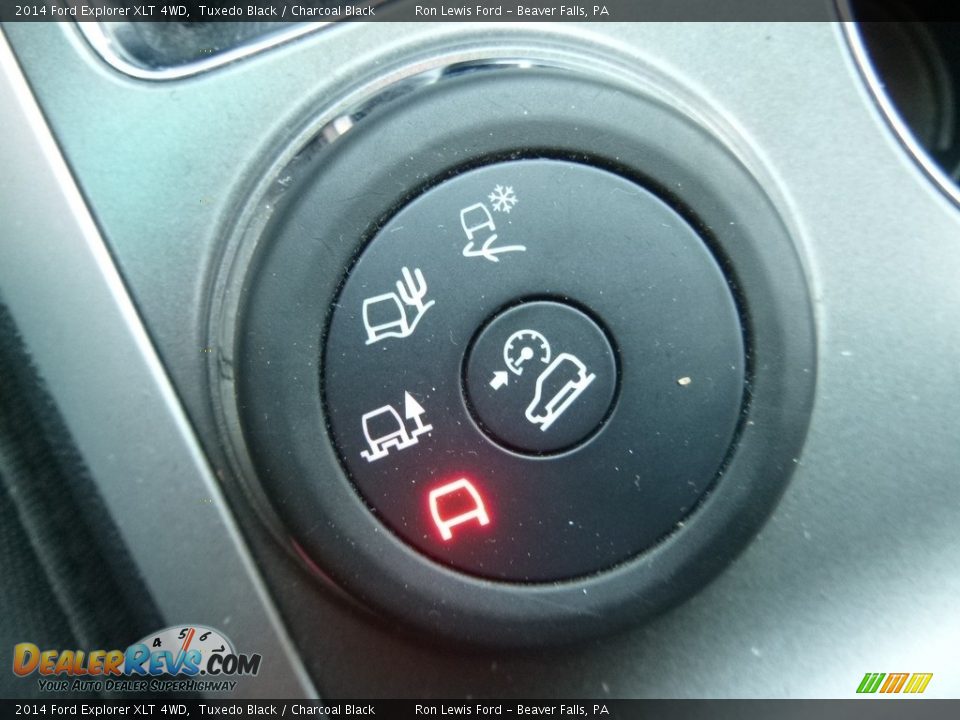 2014 Ford Explorer XLT 4WD Tuxedo Black / Charcoal Black Photo #18