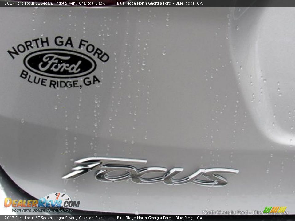 2017 Ford Focus SE Sedan Ingot Silver / Charcoal Black Photo #35