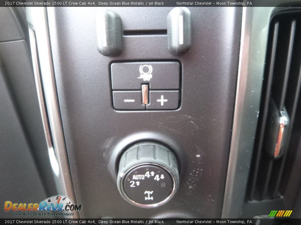 Controls of 2017 Chevrolet Silverado 1500 LT Crew Cab 4x4 Photo #14