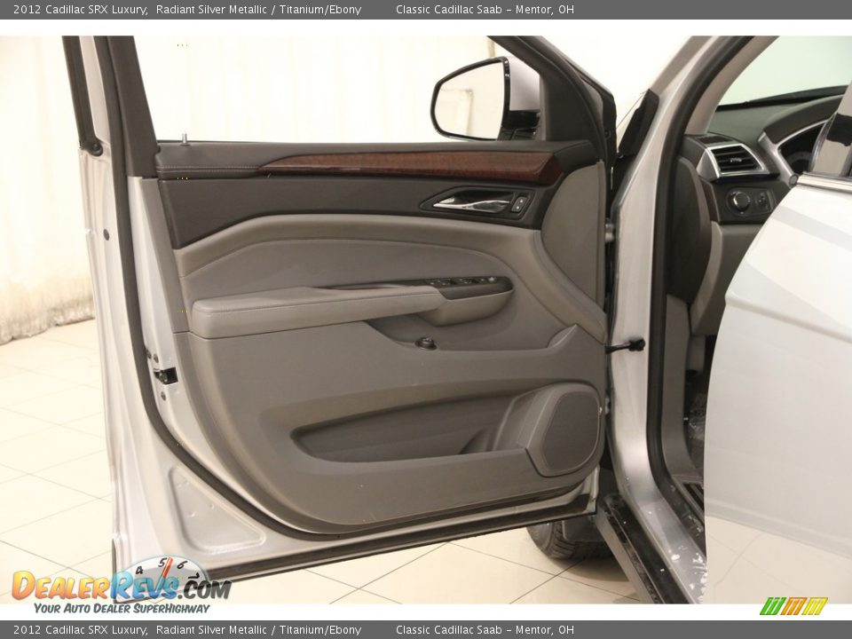 2012 Cadillac SRX Luxury Radiant Silver Metallic / Titanium/Ebony Photo #4