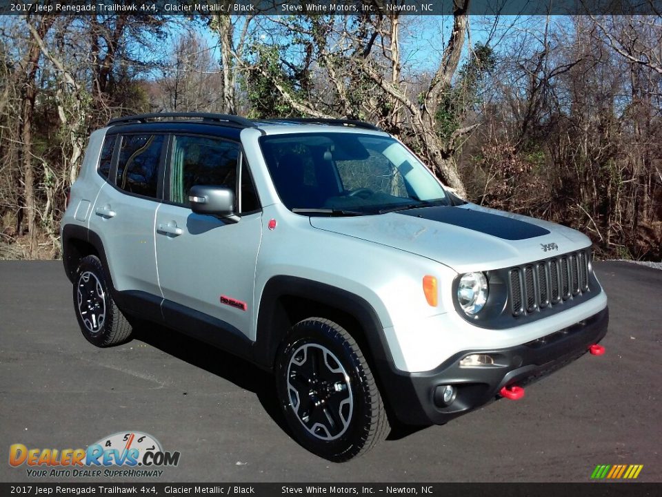Front 3/4 View of 2017 Jeep Renegade Trailhawk 4x4 Photo #4