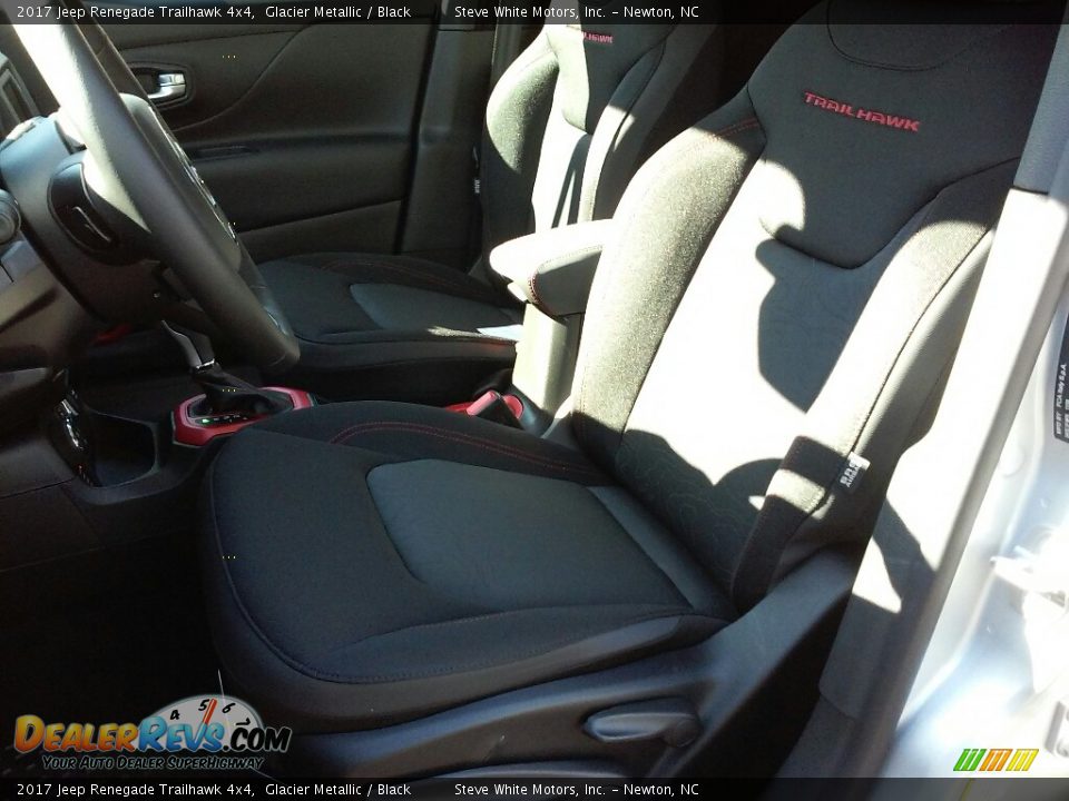 2017 Jeep Renegade Trailhawk 4x4 Glacier Metallic / Black Photo #10