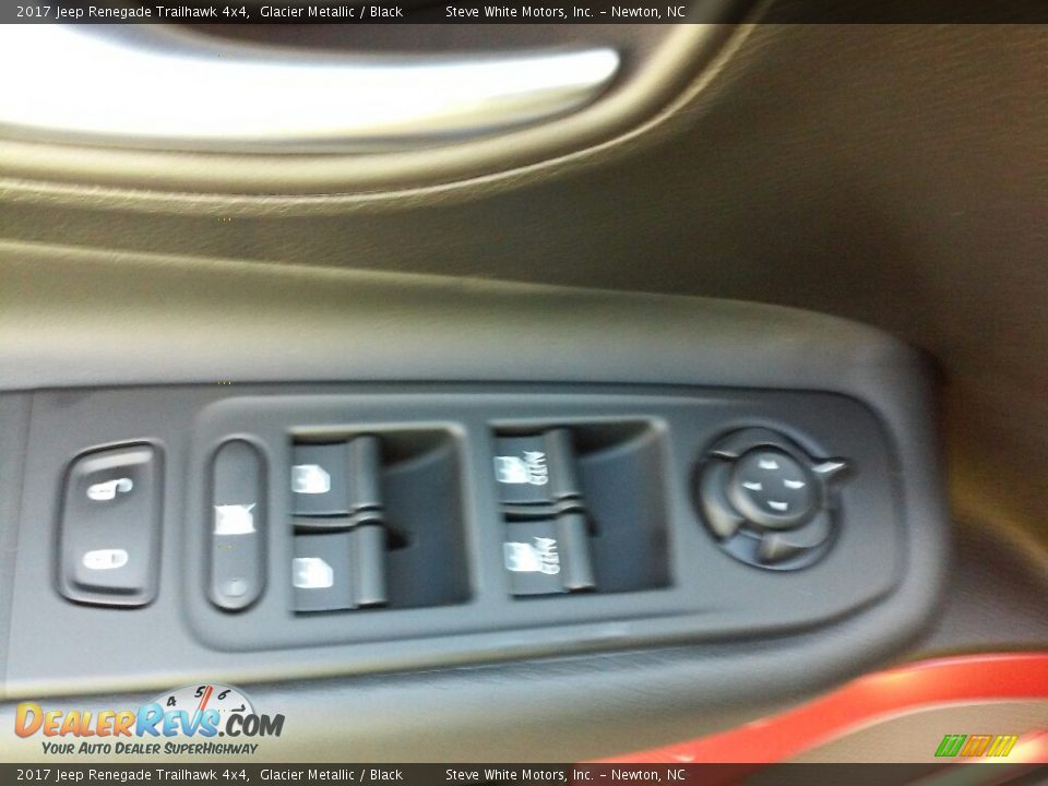 2017 Jeep Renegade Trailhawk 4x4 Glacier Metallic / Black Photo #11