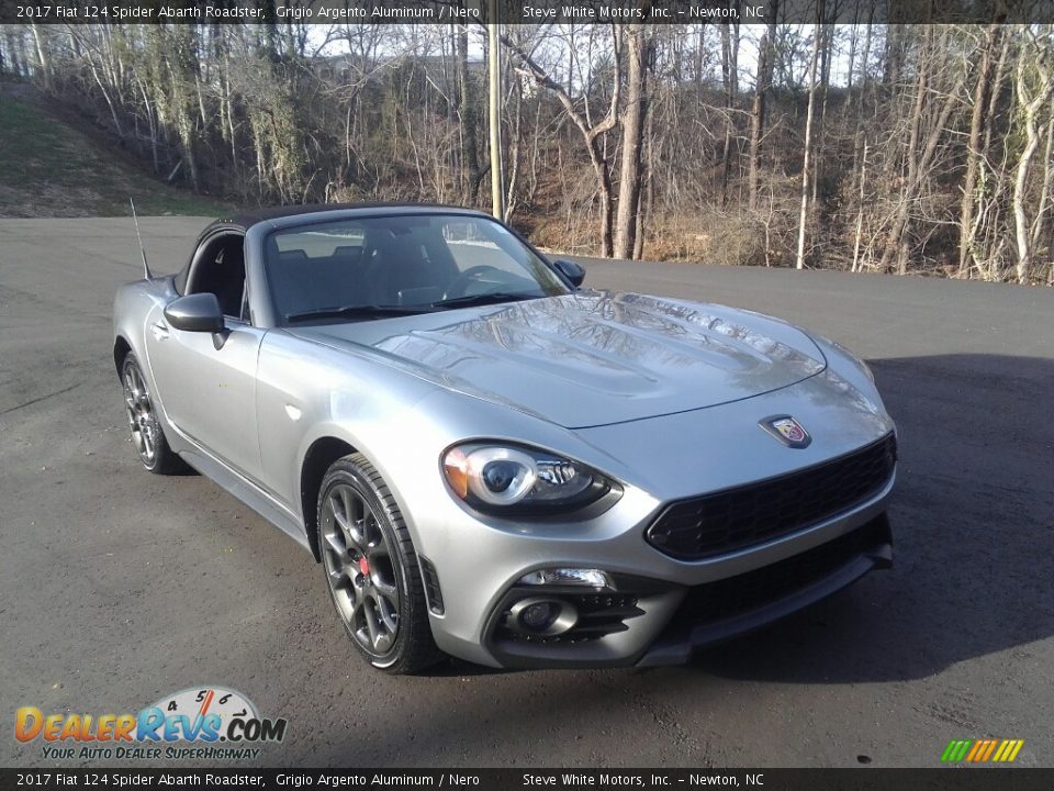 Front 3/4 View of 2017 Fiat 124 Spider Abarth Roadster Photo #4