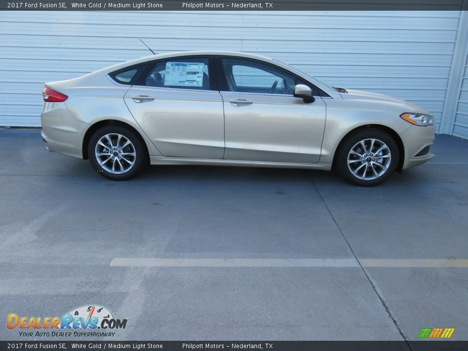 2017 Ford Fusion SE White Gold / Medium Light Stone Photo #3
