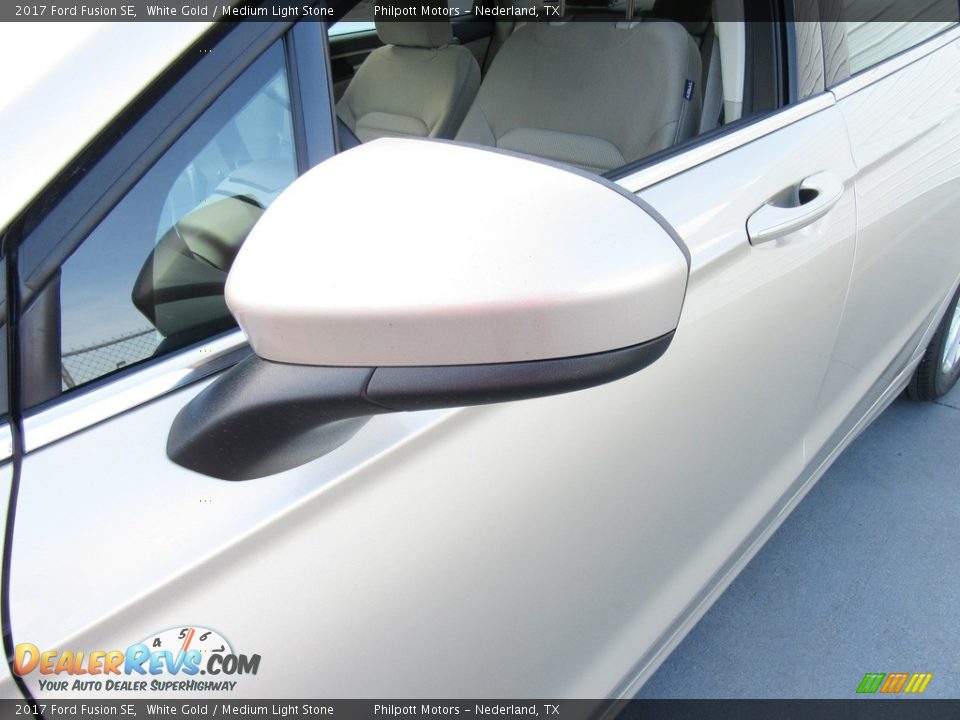 2017 Ford Fusion SE White Gold / Medium Light Stone Photo #12
