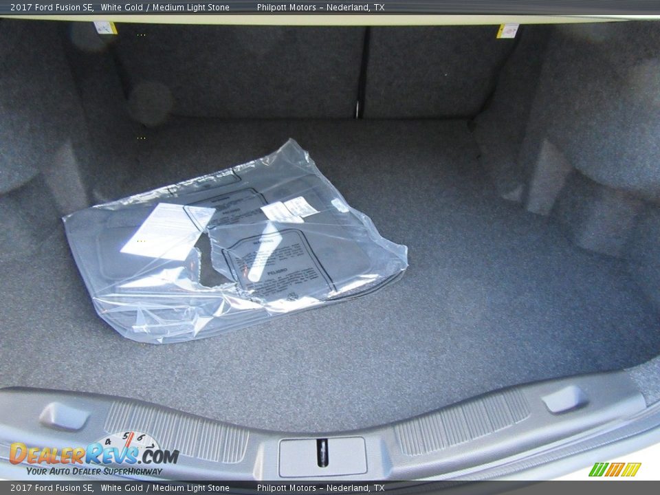 2017 Ford Fusion SE White Gold / Medium Light Stone Photo #13