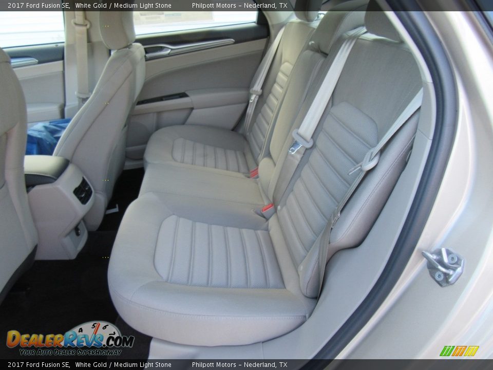 2017 Ford Fusion SE White Gold / Medium Light Stone Photo #18