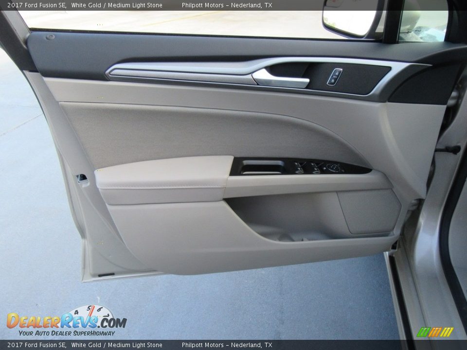 2017 Ford Fusion SE White Gold / Medium Light Stone Photo #19