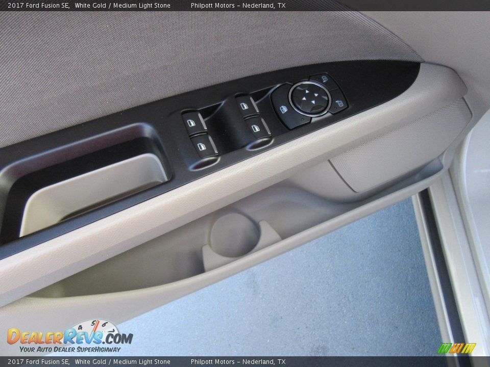 2017 Ford Fusion SE White Gold / Medium Light Stone Photo #20