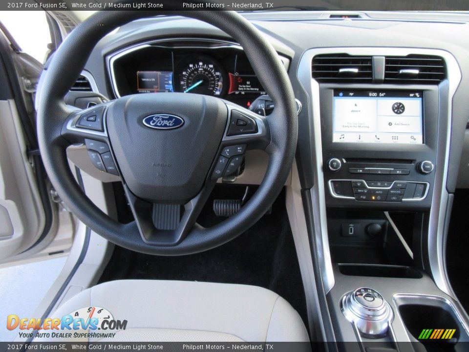 2017 Ford Fusion SE White Gold / Medium Light Stone Photo #23