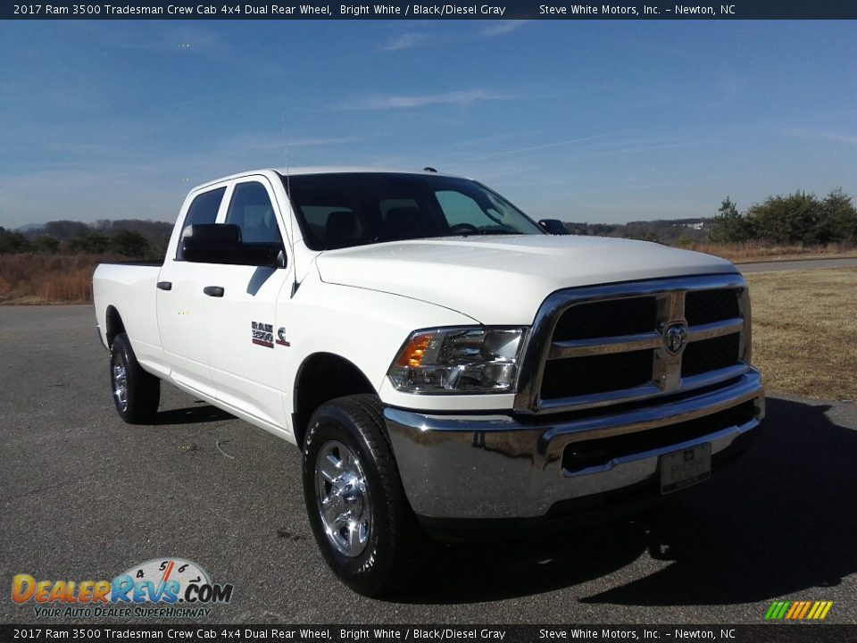 2017 Ram 3500 Tradesman Crew Cab 4x4 Dual Rear Wheel Bright White / Black/Diesel Gray Photo #4