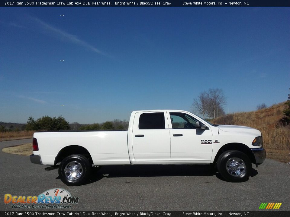 2017 Ram 3500 Tradesman Crew Cab 4x4 Dual Rear Wheel Bright White / Black/Diesel Gray Photo #5