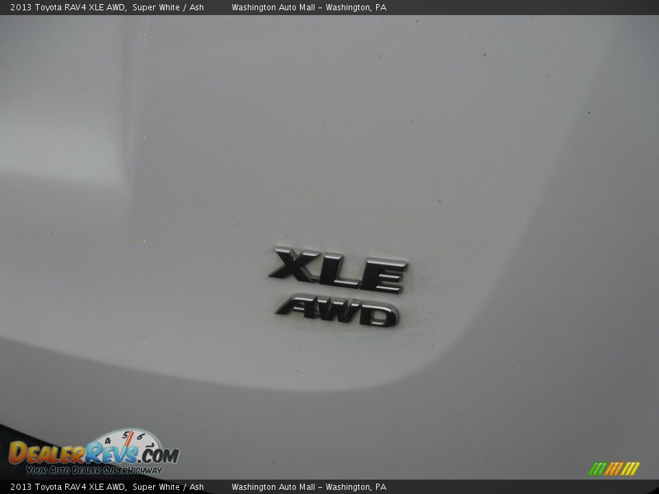 2013 Toyota RAV4 XLE AWD Super White / Ash Photo #10