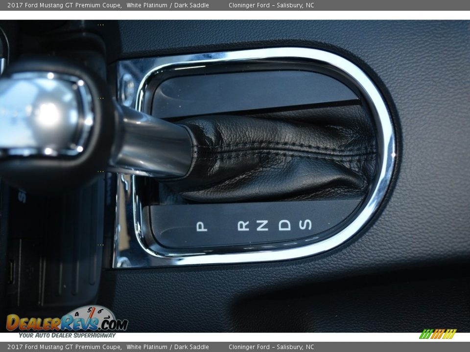2017 Ford Mustang GT Premium Coupe Shifter Photo #16