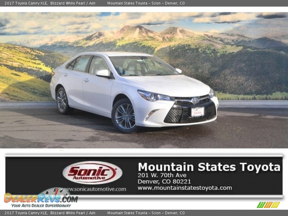 2017 Toyota Camry XLE Blizzard White Pearl / Ash Photo #1