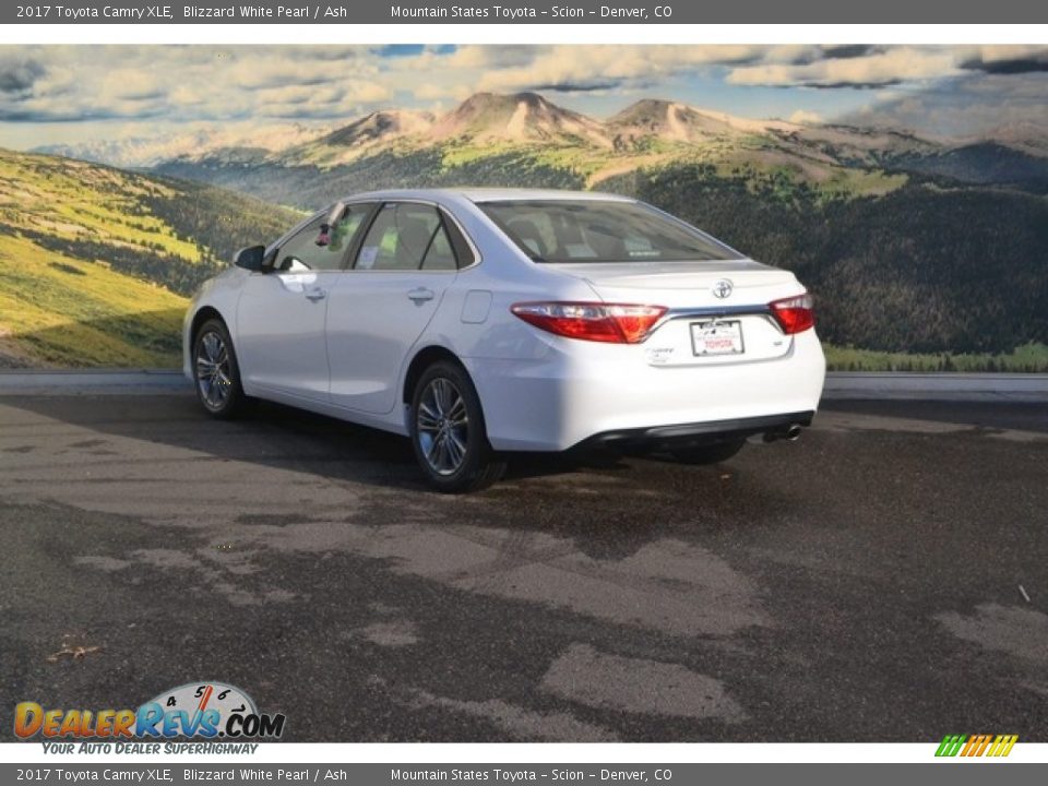 2017 Toyota Camry XLE Blizzard White Pearl / Ash Photo #3