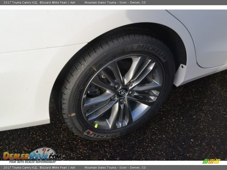 2017 Toyota Camry XLE Blizzard White Pearl / Ash Photo #9