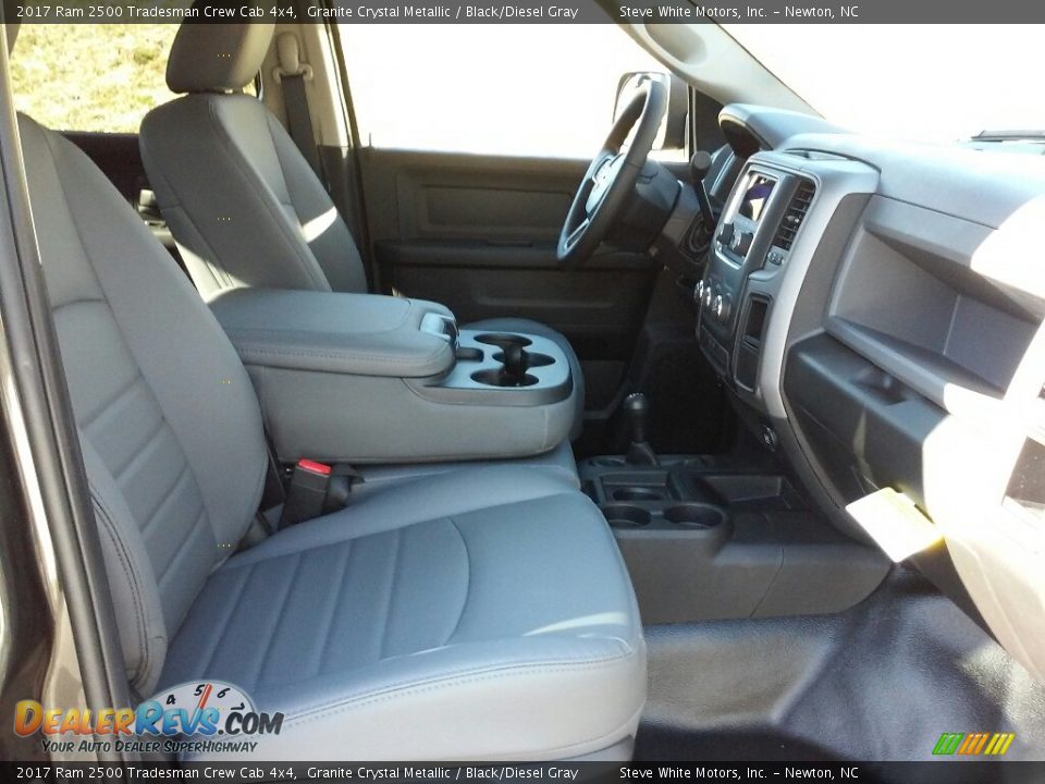 2017 Ram 2500 Tradesman Crew Cab 4x4 Granite Crystal Metallic / Black/Diesel Gray Photo #19