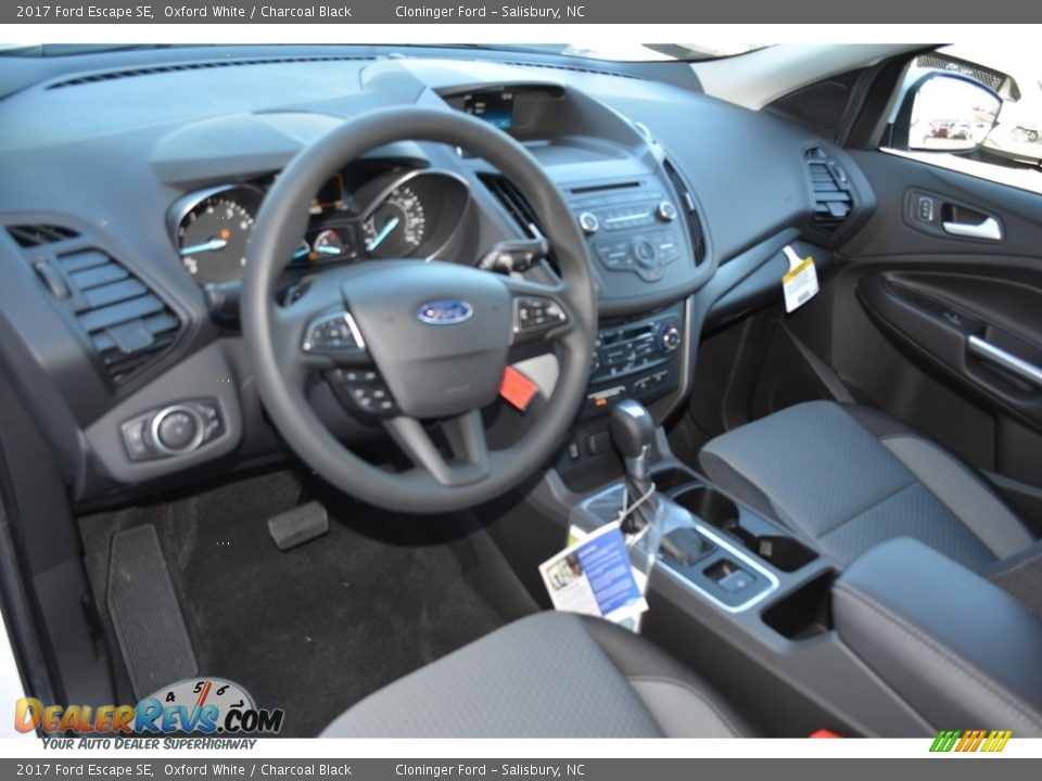 2017 Ford Escape SE Oxford White / Charcoal Black Photo #7