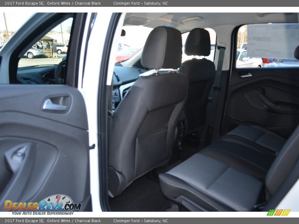 2017 Ford Escape SE Oxford White / Charcoal Black Photo #8