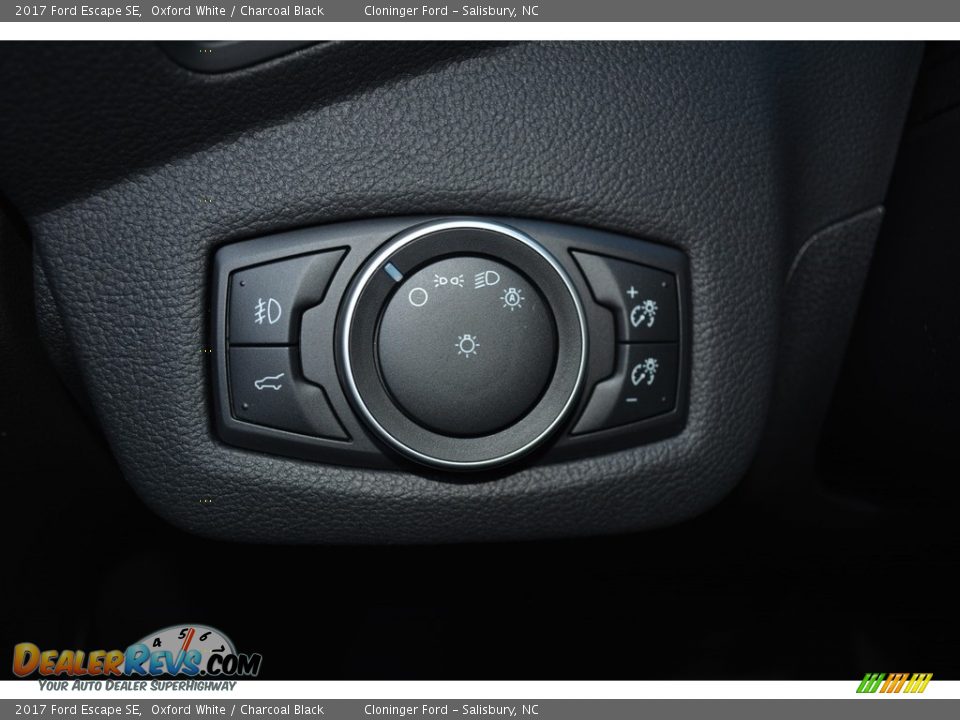 2017 Ford Escape SE Oxford White / Charcoal Black Photo #16
