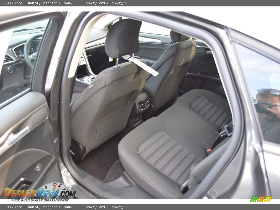 2017 Ford Fusion SE Magnetic / Ebony Photo #14