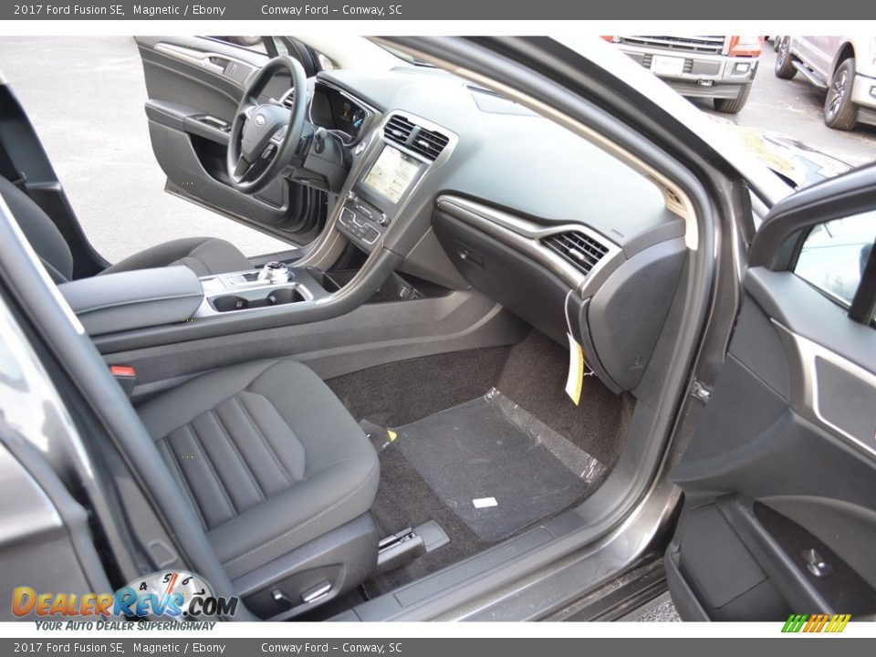 2017 Ford Fusion SE Magnetic / Ebony Photo #16
